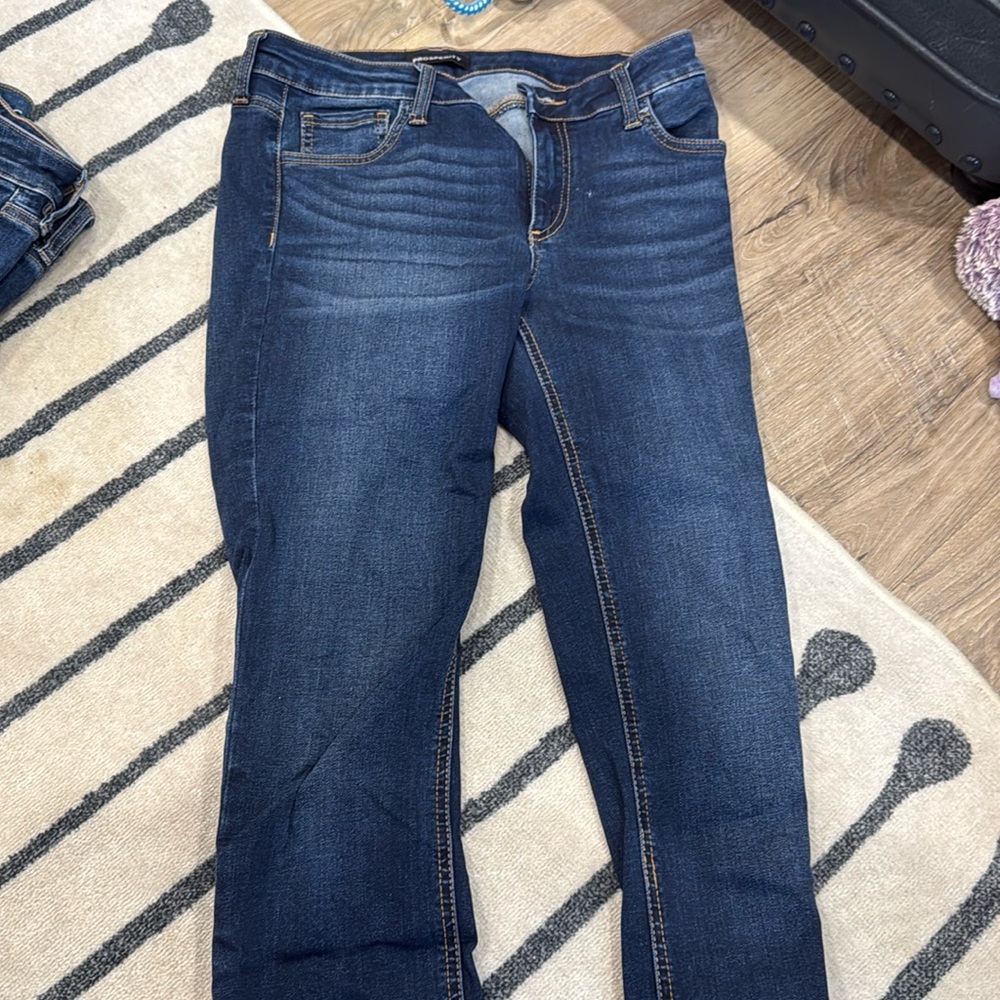 Skinny blue jeans